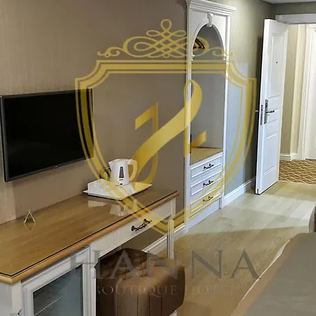 Hotell Hanna 3*